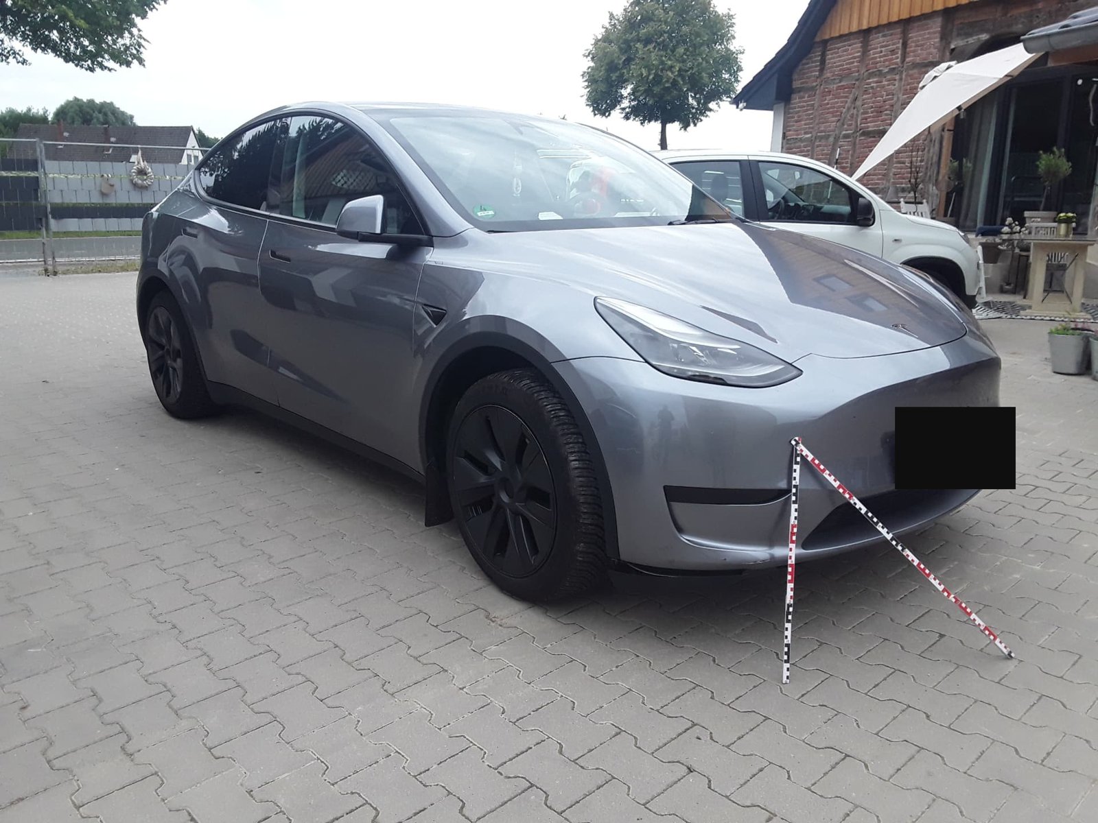Tesla Model Y – Schadenaufnahme Bielefeld